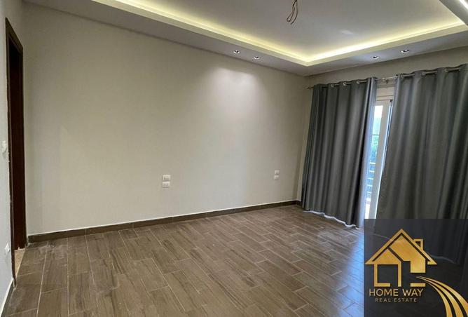 8425404 - Property Image 2