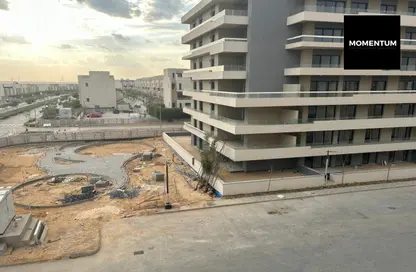 شقة - 3 غرف نوم - 3 حمامات للايجار في كمبوند البروج - كمبوندات الشروق - مدينة الشروق - القاهرة