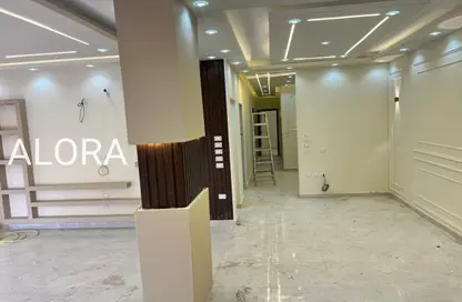 Apartment - 3 Bedrooms - 3 Bathrooms for rent in Al Hekma St. - Sheikh Zayed City - Giza