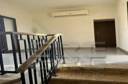 منزل مزدوج - 3 غرف نوم - 4 حمامات للايجار في ليفانا - اب تاون كايرو - المقطم - القاهرة