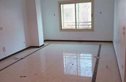 Apartment - 3 Bedrooms - 1 Bathroom for sale in El Banafseg Apartment Buildings - El Banafseg - New Cairo City - Cairo
