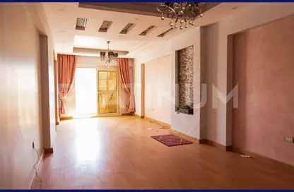 Apartment - 3 Bedrooms - 1 Bathroom for sale in Al Kady Noeman St. - El Raml El Mery - Hay Sharq - Alexandria