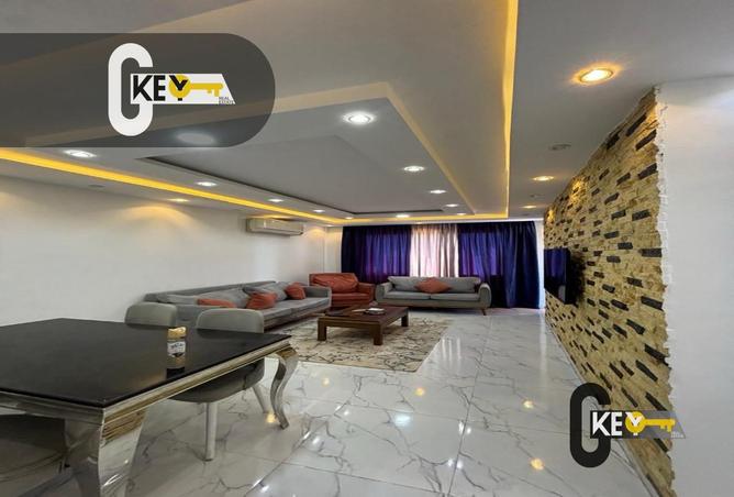 8081480 - Property Image 2