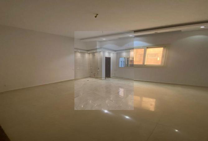 8421211 - Property Image 3