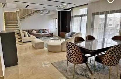 Villa - 3 Bedrooms - 3 Bathrooms for sale in Village West - Sheikh Zayed Compounds - Sheikh Zayed City - Giza