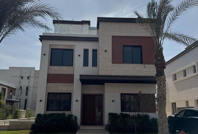 8302102 - Property Image 3