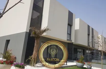 (بنتهاوس  (روف - 3 غرف نوم - 3 حمامات للبيع في كمبوند البروج - كمبوندات الشروق - مدينة الشروق - القاهرة