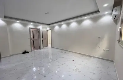 Apartment - 3 Bedrooms - 3 Bathrooms for sale in Shooting Club Street - Dokki - Giza