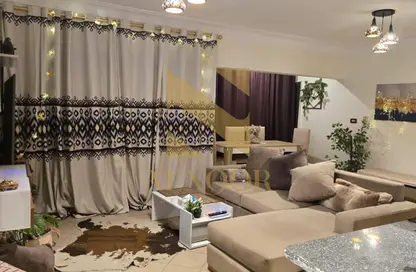 Apartment - 2 Bedrooms - 1 Bathroom for rent in Street 25 - 1st District - Sheikh Zayed City - Giza