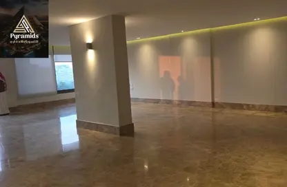 Apartment - 3 Bedrooms - 3 Bathrooms for rent in Al Gabalaya St. - Zamalek - Cairo