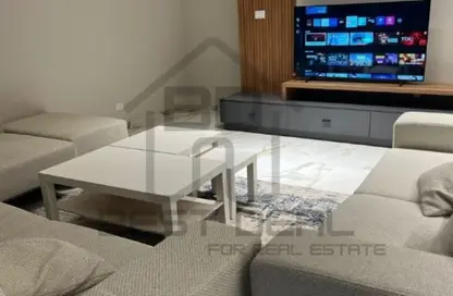 شقة - 3 غرف نوم - 3 حمامات للايجار في ذا كورت ياردز - كمبوندات الشيخ زايد - الشيخ زايد - الجيزة