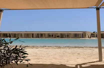 كبينه - غرفة نوم - 1 حمام للايجار في هاسييندا وايت - سيدي عبد الرحمن - الساحل الشمالي