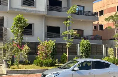 Apartment - 3 Bedrooms - 2 Bathrooms for sale in 8th District - Sheikh Zayed City - Giza