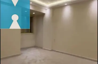 شقة - 4 غرف نوم - 4 حمامات للبيع في شارع أحمد عرابي - المهندسين - الجيزة