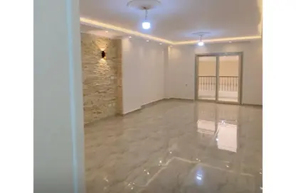 شقة - 3 غرف نوم - 2 حمامات للبيع في ستانلي - حي شرق - الاسكندرية