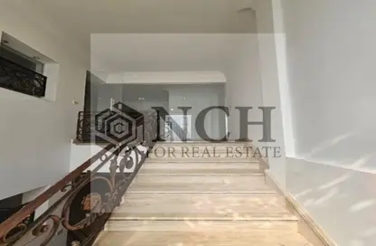 فيلا - 5 غرف نوم - 4 حمامات للايجار في مون فالي - المستثمرين الجنوبية - مدينة القاهرة الجديدة - القاهرة