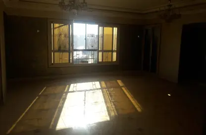 شقة - 2 غرف نوم - 1 حمام للايجار في شارع عمر بن الخطاب - الدقي - الجيزة