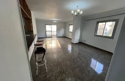 Apartment - 4 Bedrooms - 2 Bathrooms for sale in Al Mesaha St. - Dokki - Giza