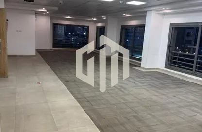 مساحات مكتبية - استوديو - 2 حمامات للبيع في شارع التسعين - التجمع الخامس - مدينة القاهرة الجديدة - القاهرة