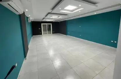 Office Space - Studio - 3 Bathrooms for rent in Mohandessin - Giza
