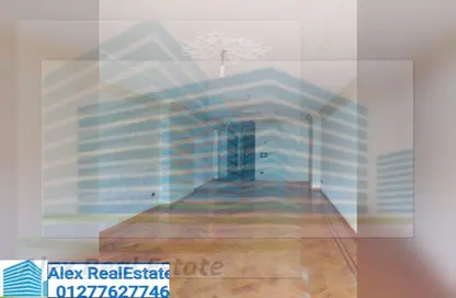 Apartment - 3 Bedrooms - 2 Bathrooms for rent in Mohamed Fawzy Moaz St. - Smouha - Hay Sharq - Alexandria