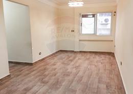 Apartment - 3 bedrooms - 1 bathroom for للايجار in Smouha Square - Smouha - Hay Sharq - Alexandria