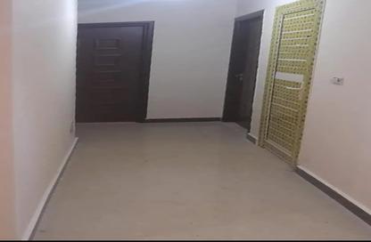 Apartment - 3 Bedrooms - 1 Bathroom for sale in Al Geish Road - Camp Chezar - Hay Wasat - Alexandria