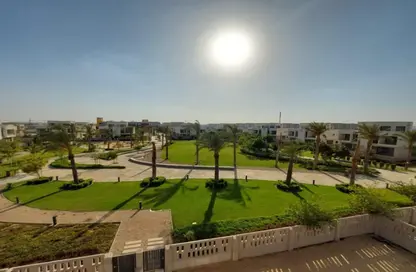 شقة - 2 غرف نوم - 2 حمامات للبيع في كمبوند البروج - كمبوندات الشروق - مدينة الشروق - القاهرة