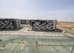 شقة - 3 غرف نوم - 3 حمامات للبيع في كمبوند البروج - كمبوندات الشروق - مدينة الشروق - القاهرة
