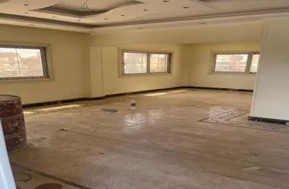 Apartment - 3 Bedrooms - 2 Bathrooms for sale in Omarat Al Madfaaia St. - Masaken Al Mohandesin - Nasr City - Cairo