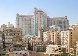 شقة - 3 غرف نوم - 2 حمامات للبيع في شارع إبراهيم نصير - لوران - حي شرق - الاسكندرية