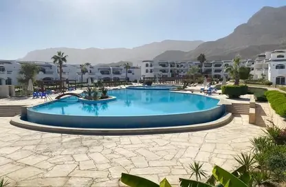Chalet - 1 Bedroom - 1 Bathroom for sale in Louly Beach Resort - Al Ain Al Sokhna - Suez