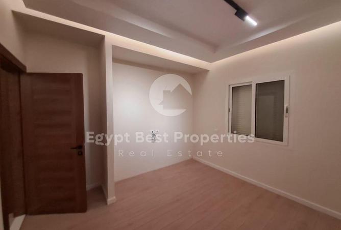 8111422 - Property Image 3