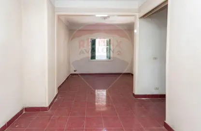 Apartment - 3 Bedrooms - 1 Bathroom for rent in El Shatby - Hay Wasat - Alexandria