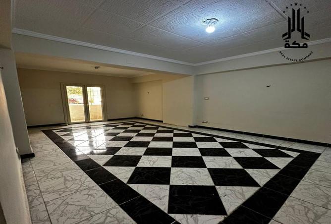 8428600 - Property Image 2