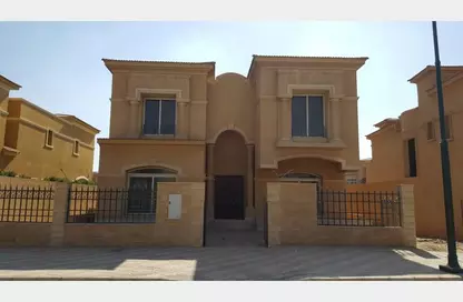 Villa - 4 Bedrooms - 5 Bathrooms for sale in Royal Meadows - Sheikh Zayed Compounds - Sheikh Zayed City - Giza