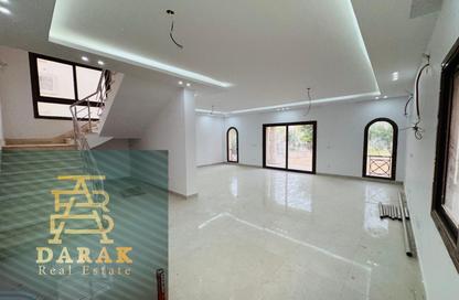 Villa - 4 Bedrooms - 5 Bathrooms for rent in Madinaty - Cairo