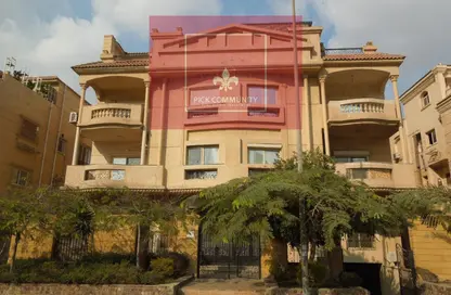Apartment - 3 Bedrooms - 3 Bathrooms for sale in Service Road - Ganoob El Acadimia - New Cairo City - Cairo