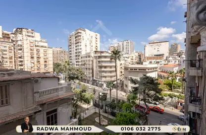 Apartment - 3 Bedrooms - 2 Bathrooms for sale in Abdel Moneim Al Dalel St. - Tharwat - Hay Sharq - Alexandria