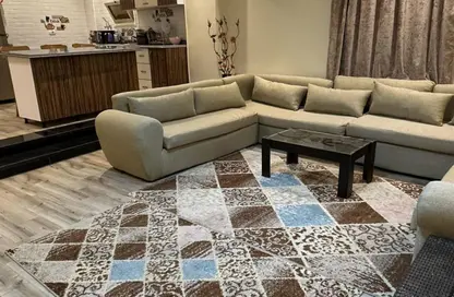 Apartment - 2 Bedrooms - 1 Bathroom for rent in Al Sharq Al Taamin - 5th Settlement Compounds - The 5th Settlement - New Cairo City - Cairo