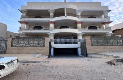 شقة - 3 غرف نوم - 3 حمامات للبيع في المجاورة الاولي - الحي الاول شرق - مدينة الشروق - القاهرة