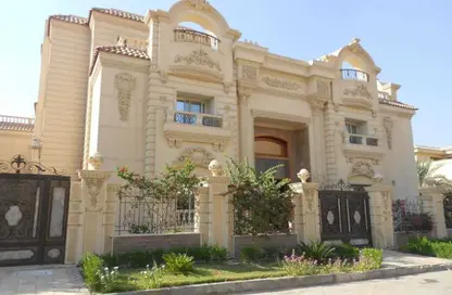Palace - 7+ Bedrooms - 7+ Bathrooms for sale in Al Safwa - 26th of July Corridor - 6 October City - Giza