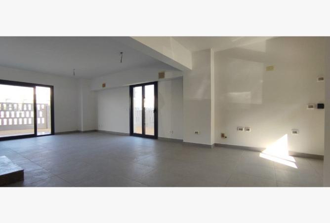 8422990 - Property Image 3