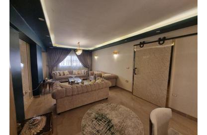 Apartment - 3 Bedrooms - 2 Bathrooms for sale in Zahraa Al Maadi St. - Degla - Hay El Maadi - Cairo