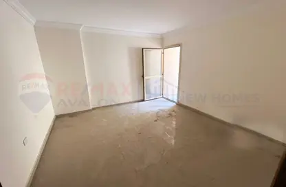 Apartment - 3 Bedrooms - 2 Bathrooms for sale in Saba Basha - Hay Sharq - Alexandria