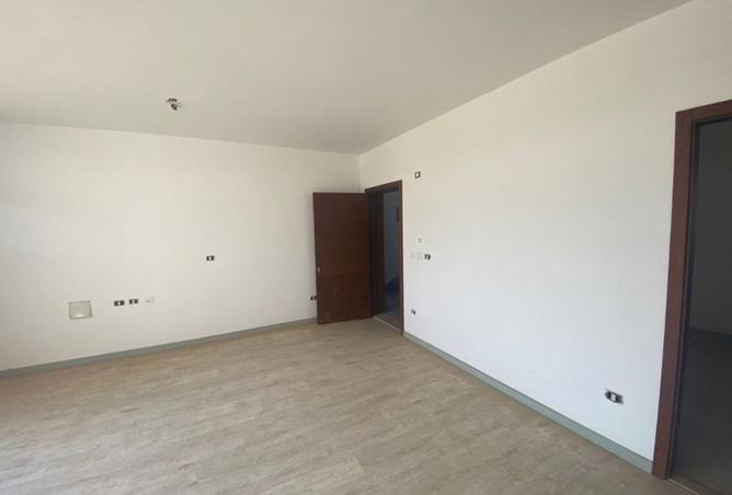 8051738 - Property Image 3