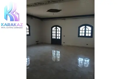Duplex - 4 Bedrooms - 3 Bathrooms for rent in Doctor Yassin Abdel Ghaffar St. - Area C - Ganoob El Acadimia - New Cairo City - Cairo