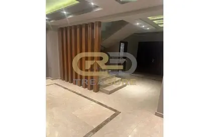 Twin House - 5 Bedrooms - 4 Bathrooms for rent in Al Rehab - New Cairo City - Cairo