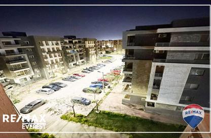 شقة - 3 غرف نوم - 2 حمامات للايجار في طيبة جاردنز - التوسعات الشمالية - مدينة 6 أكتوبر - الجيزة