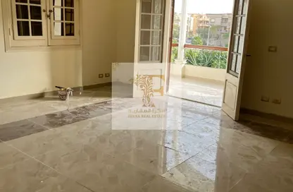 شقة - 3 غرف نوم - 3 حمامات للايجار في شارع الشويفات - الحي الاول - التجمع الخامس - مدينة القاهرة الجديدة - القاهرة